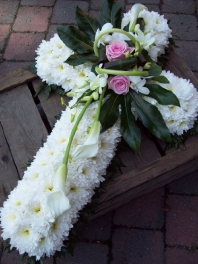 White based floral foam cross