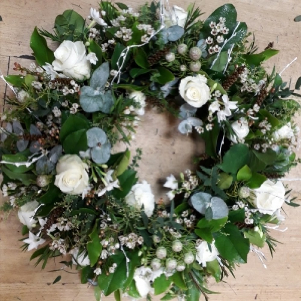 Woodland white wreath